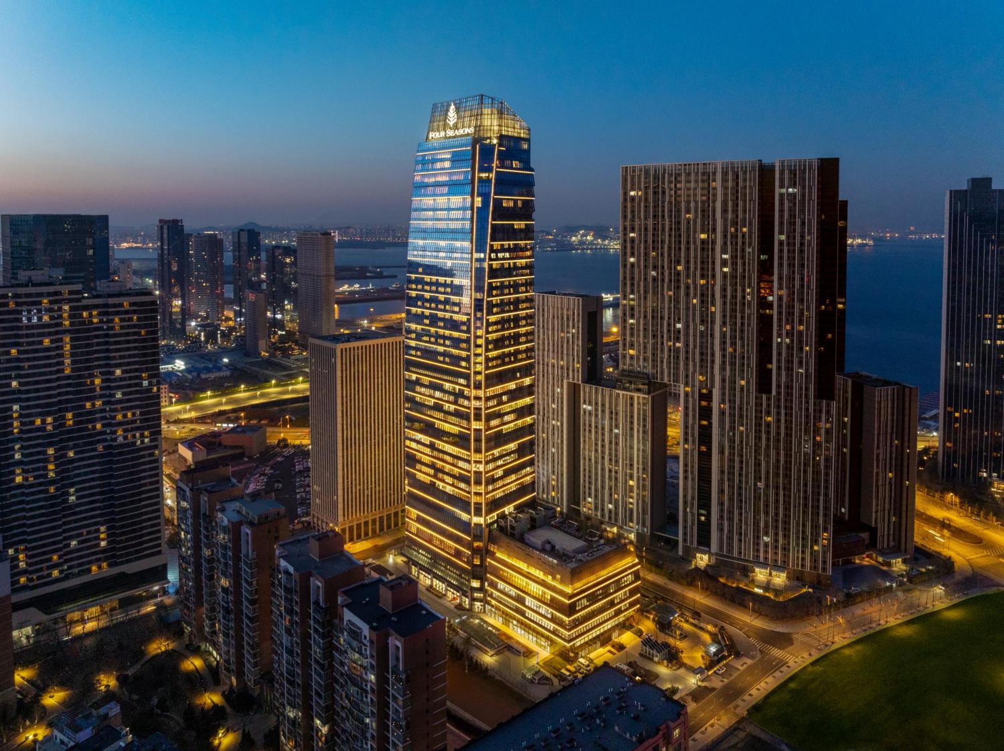 Four Seasons Hotel 大连 外观 照片
